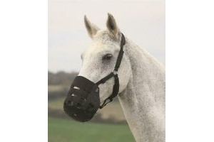 Shires Comfort Grazing Grass Muzzle in Black