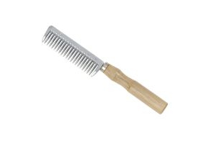 Shires Pulling Comb with a Wooden Handle